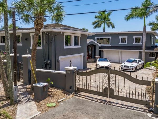 2785 BAYSIDE DRIVE S, ST PETERSBURG, FL 33705