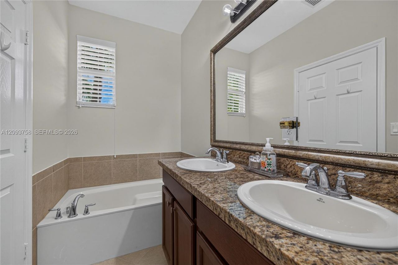 14731 SW 15th Ct, Pembroke Pines, FL 33027 Photo