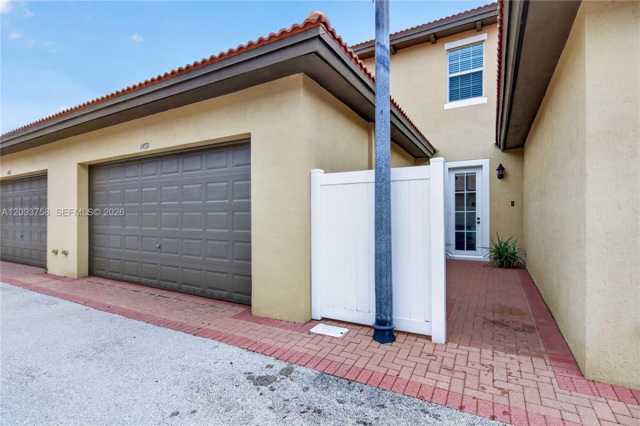 14731 SW 15th Ct, Pembroke Pines, FL 33027 Photo