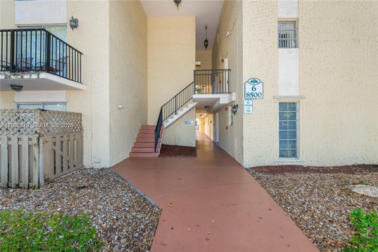 8500 SW 109th Ave, Unit 6-221, Miami, FL 33173 Photo