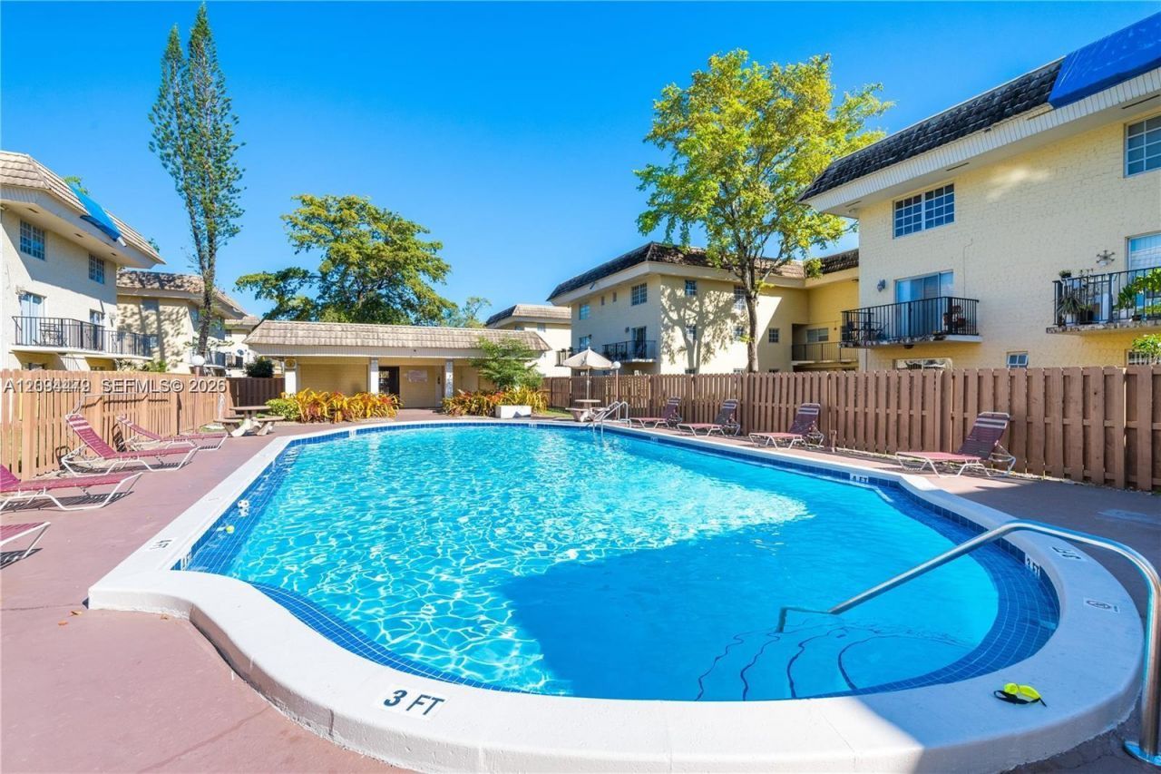8500 SW 109th Ave, Unit 6-221, Miami, FL 33173 Photo