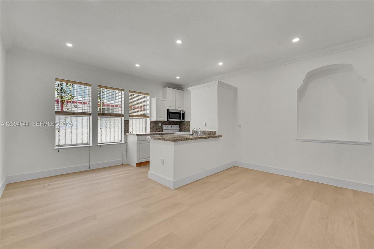 1027 Pennsylvania Ave, Unit 103, Miami Beach, FL 33139 Photo