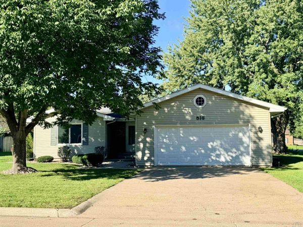 816 KELVIN RD, Storm Lake, IA 50588