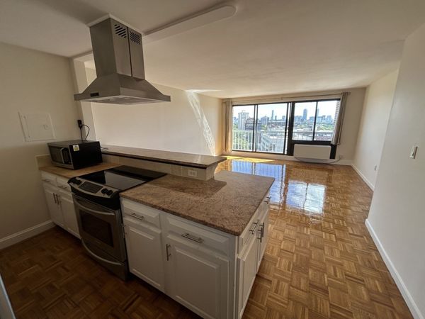 1105 Massachusetts Ave, Unit 12G, Cambridge, MA 02138