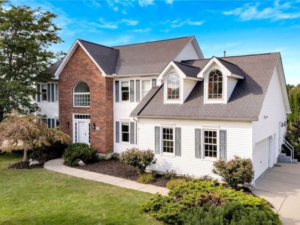 8180 Driftwood Court , Williamsville, NY 14221