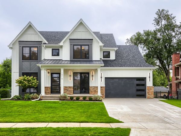 1515 N Fernandez Place, Arlington Heights, IL 60004