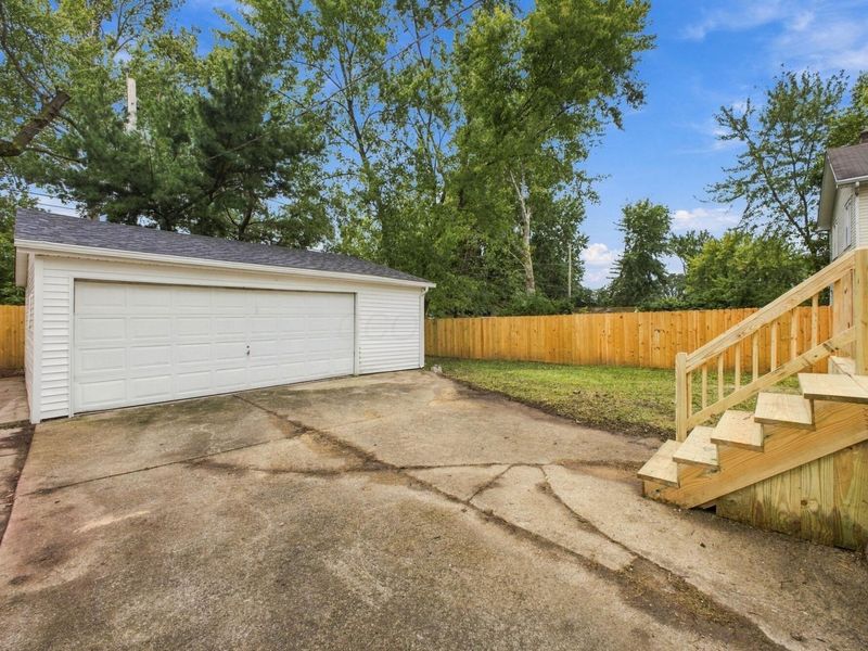 201 E Lakeview Avenue, Columbus, OH 43202 Photo 53