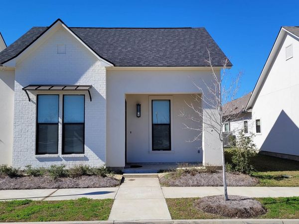 10112 Alderman Dr, Central, LA 70818