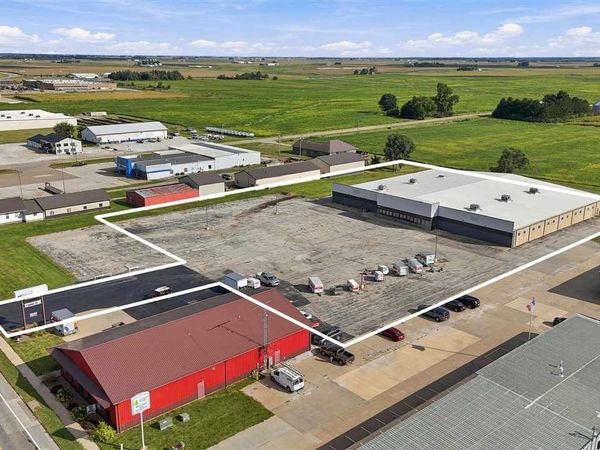 1701 E Washington St., Washington, IA 52353