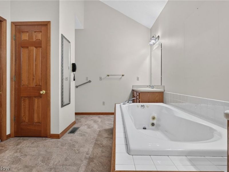 612 Bayberry Road, Lorain, OH 44053 Photo 19