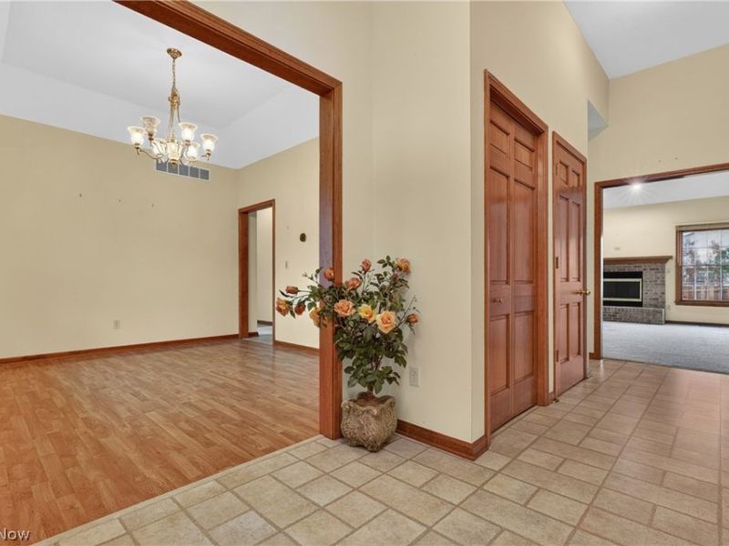 612 Bayberry Road, Lorain, OH 44053 Photo 5