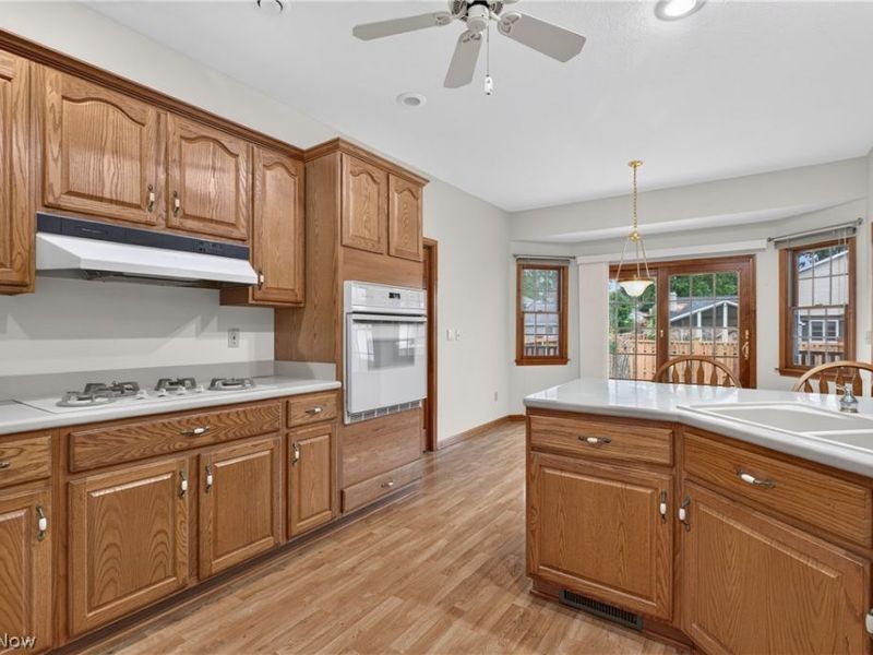 612 Bayberry Road, Lorain, OH 44053 Photo 7