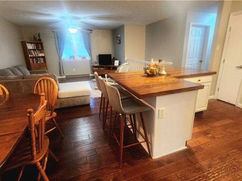 935 Chelsea Drive , Dover, OH 44622 Photo 16