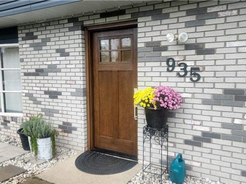 935 Chelsea Drive , Dover, OH 44622 Photo 3