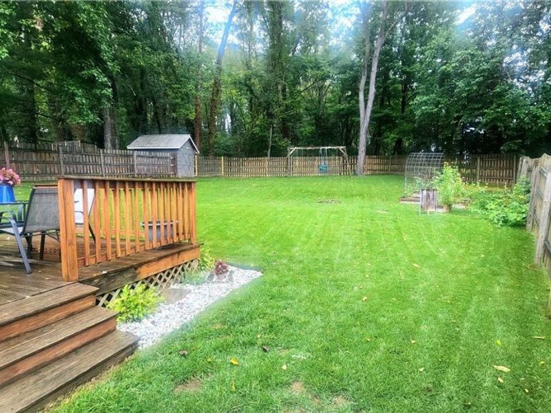 935 Chelsea Drive , Dover, OH 44622 Photo 5