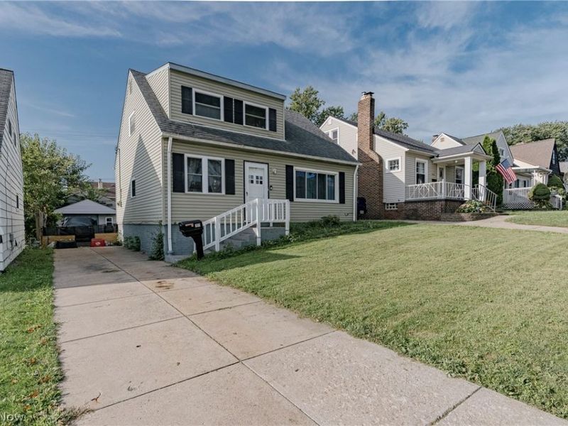 7611 Newport Avenue, Parma, OH 44129 Photo 1