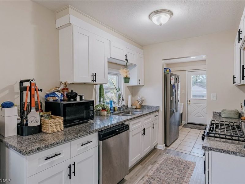 7611 Newport Avenue, Parma, OH 44129 Photo 6