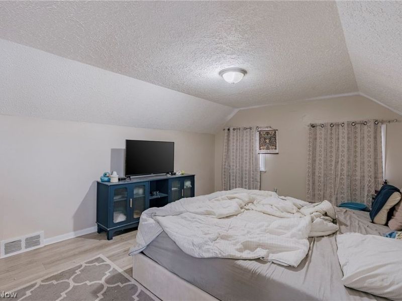 7611 Newport Avenue, Parma, OH 44129 Photo 8
