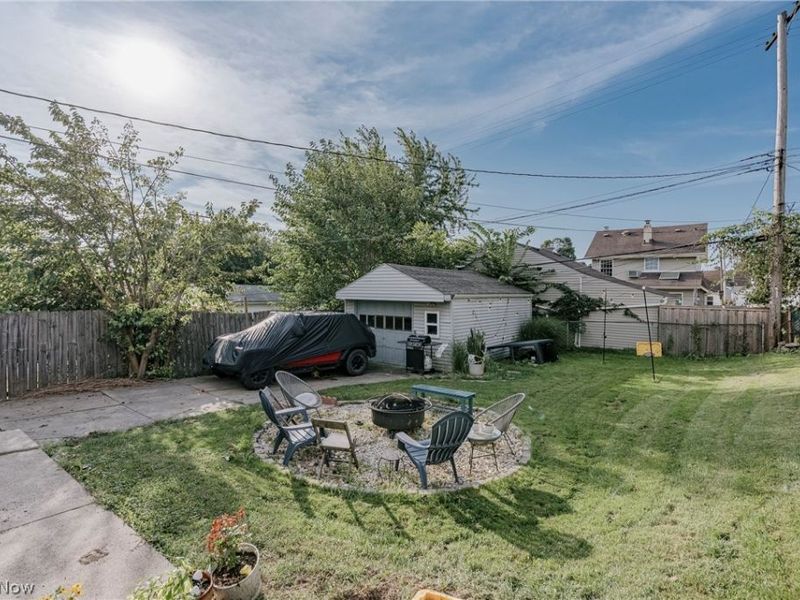 7611 Newport Avenue, Parma, OH 44129 Photo 9
