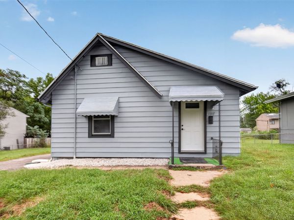 1317 E 16th Street, Des Moines, IA 50316