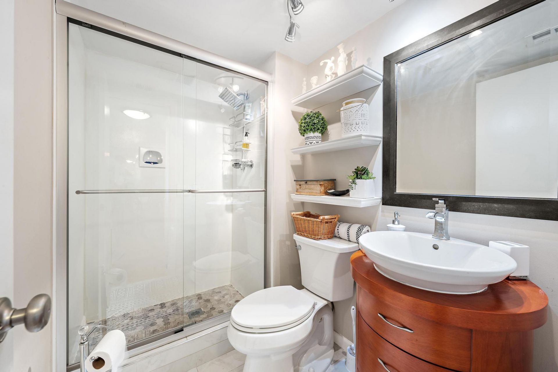 155 Yacht Club Drive, Unit 207, North Palm Beach, FL 33408 Photo