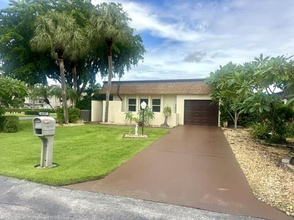 6787 Starkeys Place, Lake Worth, FL 33467