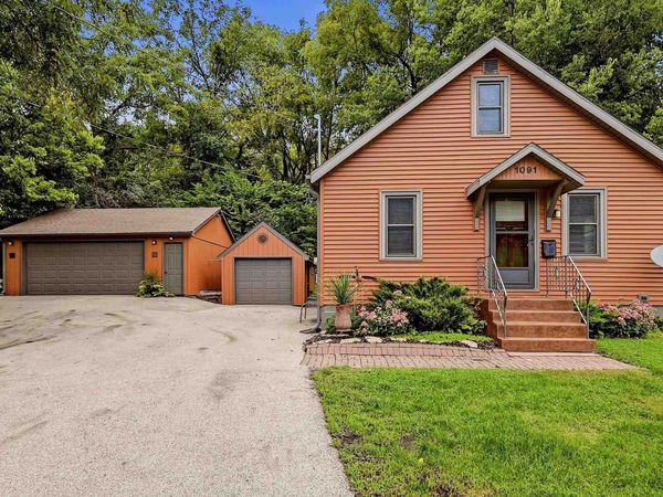 1091 Kaufmann Avenue, Dubuque, IA 52001