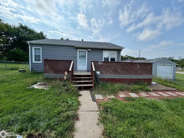 612 W Jefferson Avenue, Fairfield, IA 52556