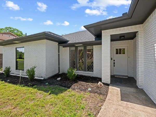 5856 Winding Woods Trail , Dallas, TX 75227