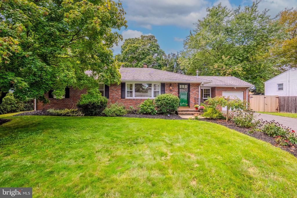 113 Springcrest Drive, Hightstown, NJ 08520 Main Photo
