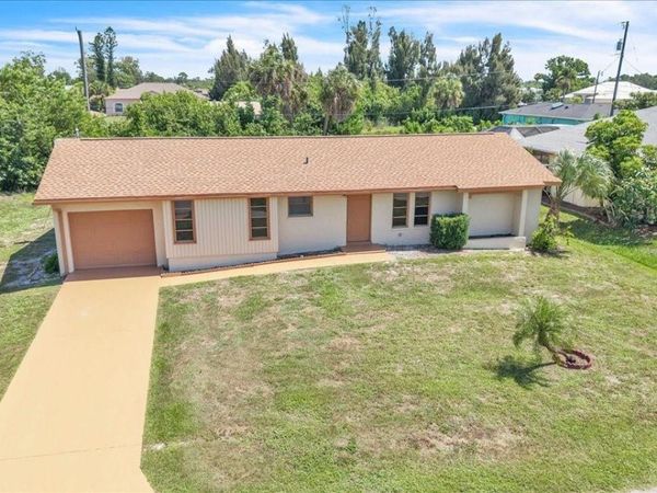 528 MAGNOLIA AVENUE NW, PORT CHARLOTTE, FL 33952