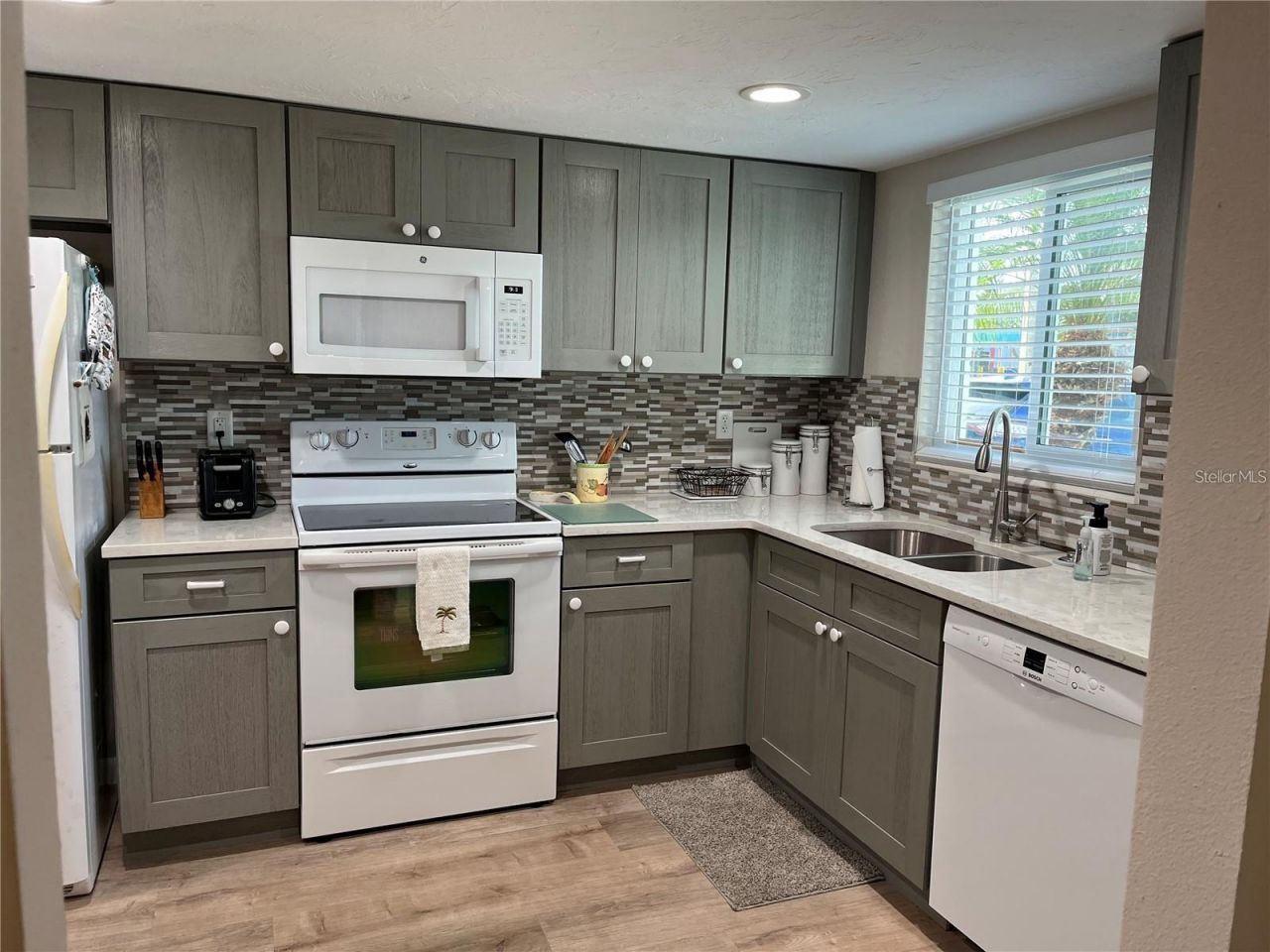 2505 Flamingo Boulevard , Unit L9, Bradenton, FL 34207 Photo