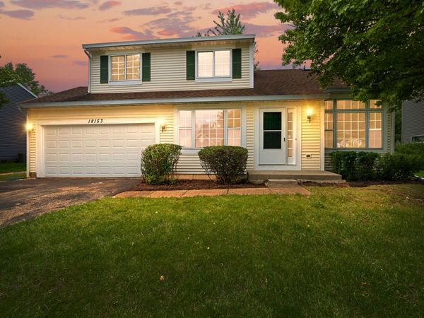 18153 W Banbury Drive , Gurnee, IL 60031