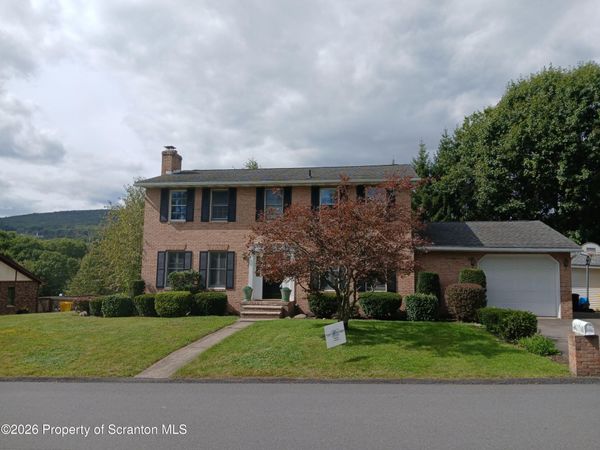105 Belair Drive , Eynon, PA 18403