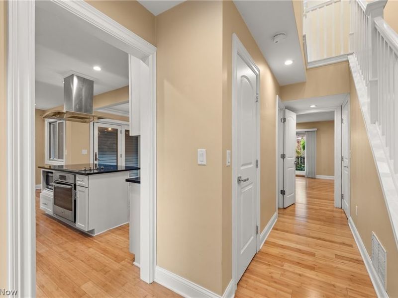 19245 Briarwood Lane, Strongsville, OH 44149 Photo 4