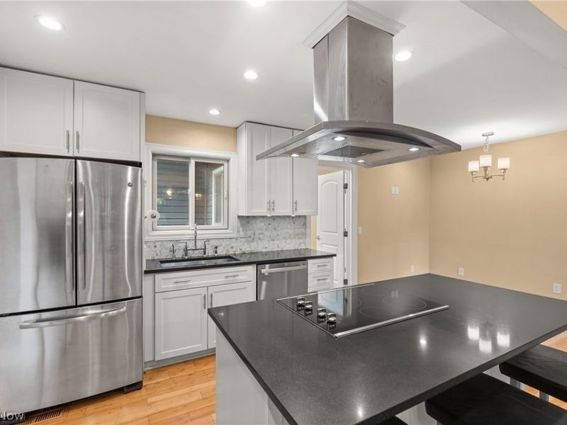 19245 Briarwood Lane, Strongsville, OH 44149 Photo 8