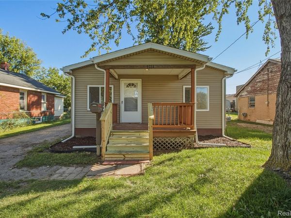 2034 Kenneth Street , Burton, Mi 48529