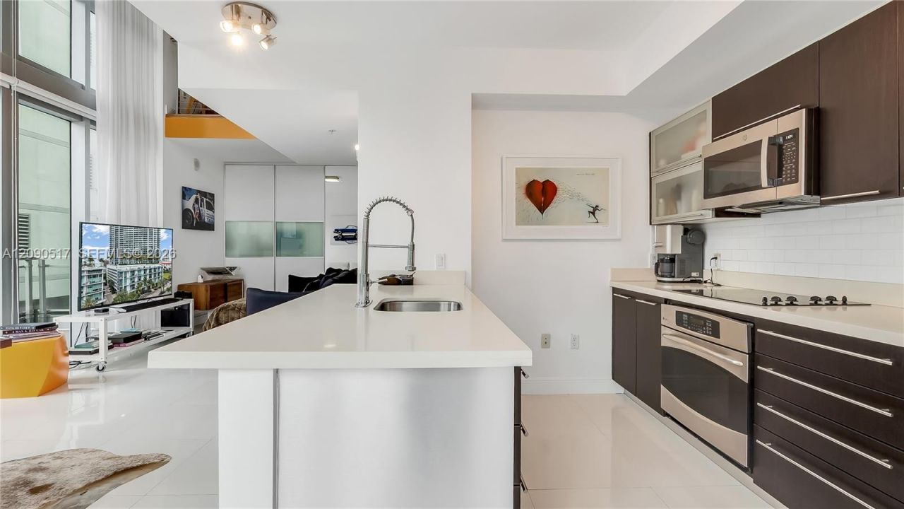 90 SW 3rd St , Unit 308, Miami, FL 33130 Photo