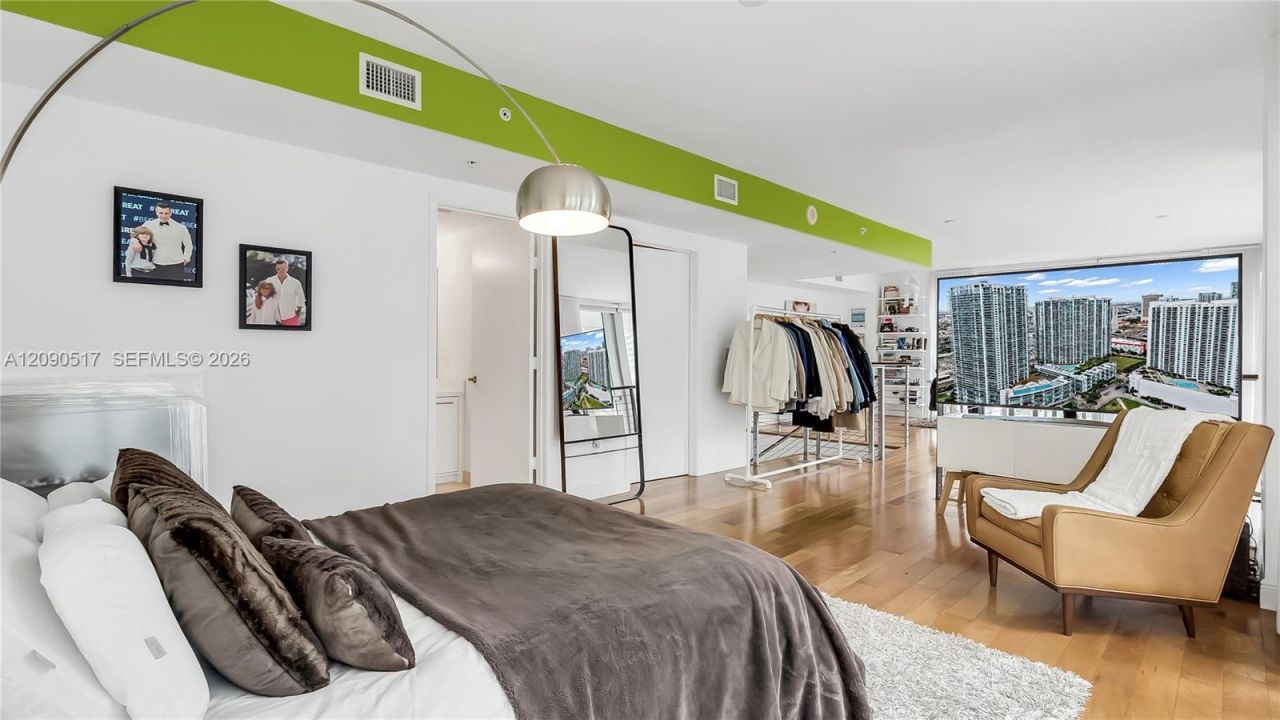 90 SW 3rd St , Unit 308, Miami, FL 33130 Photo