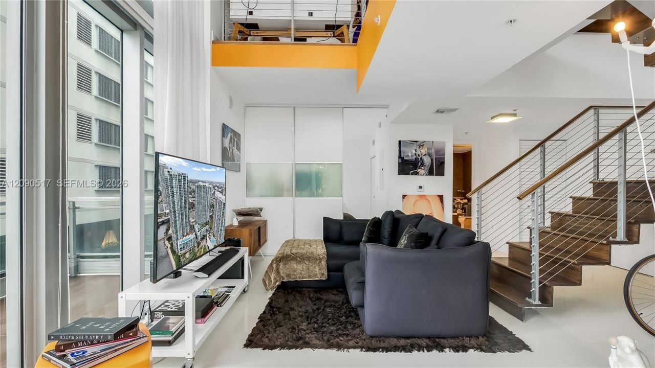 90 SW 3rd St , Unit 308, Miami, FL 33130 Photo