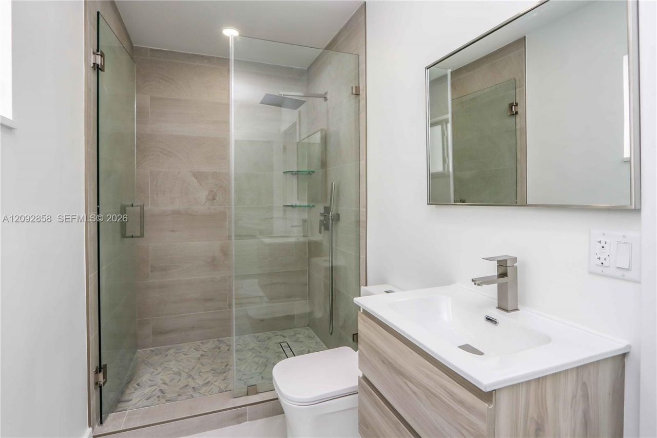 11001 SW 220th St, Unit EFF, Miami, FL 33170 Photo