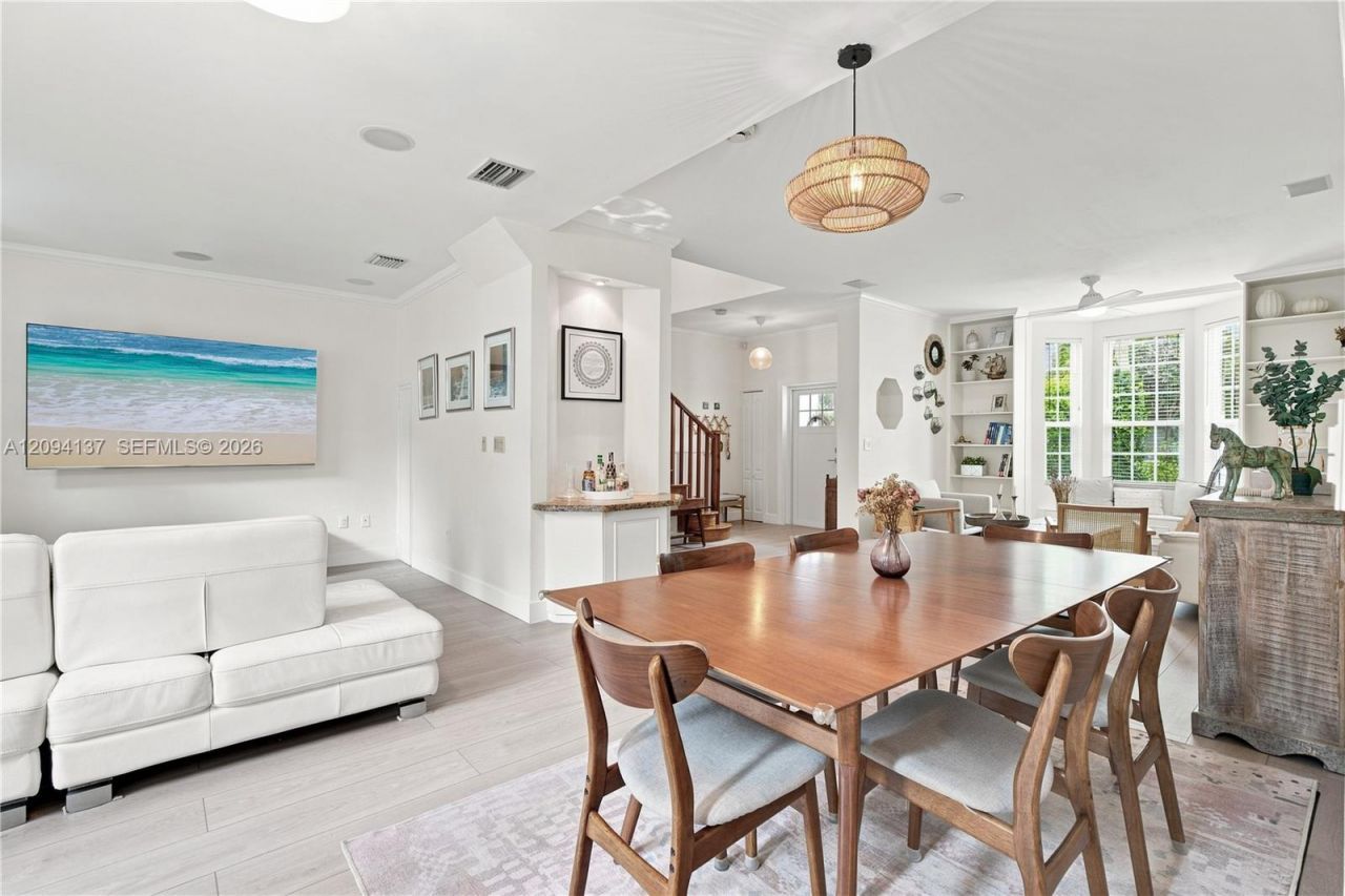 3141 Peachy St, Unit 12, Miami, FL 33133 Photo