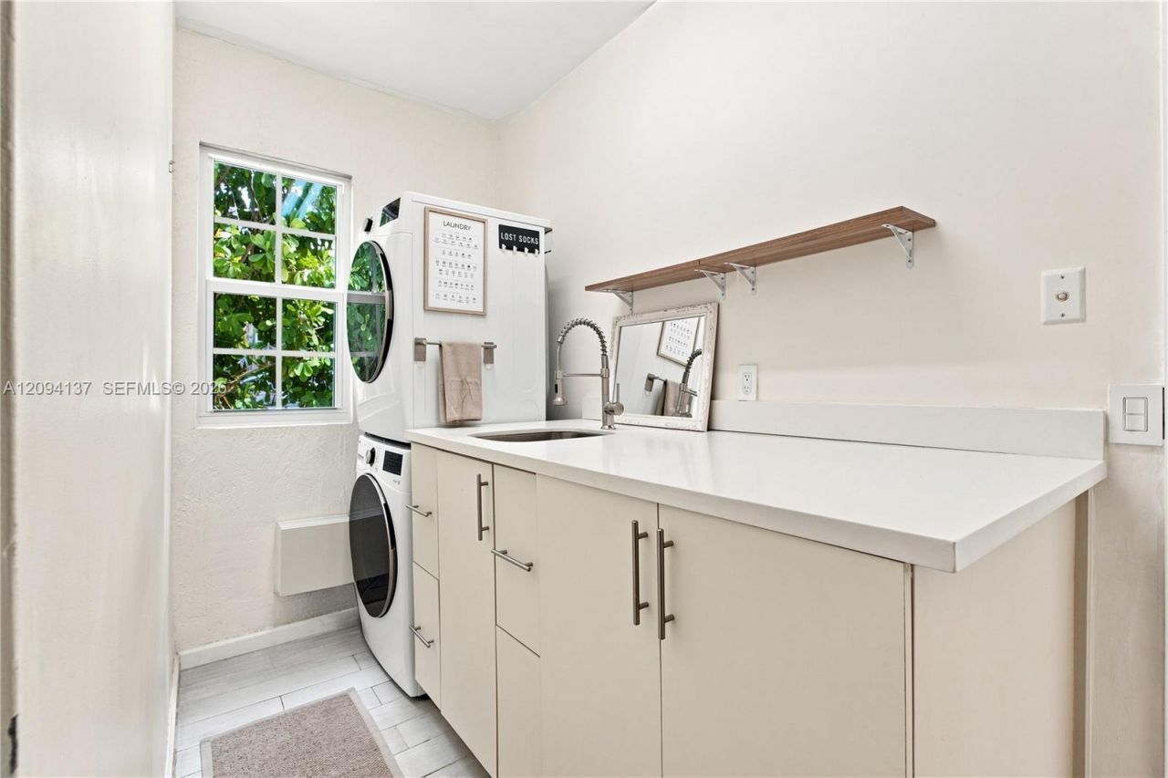 3141 Peachy St, Unit 12, Miami, FL 33133 Photo