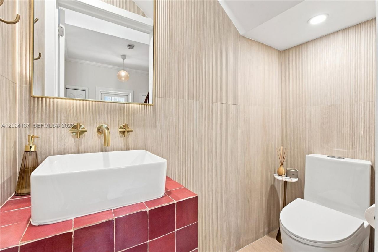 3141 Peachy St, Unit 12, Miami, FL 33133 Photo