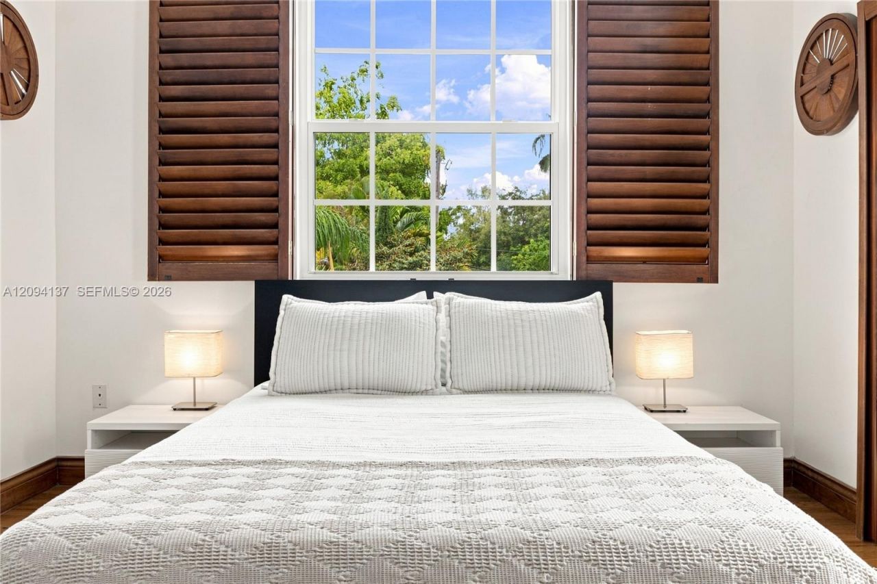 3141 Peachy St, Unit 12, Miami, FL 33133 Photo