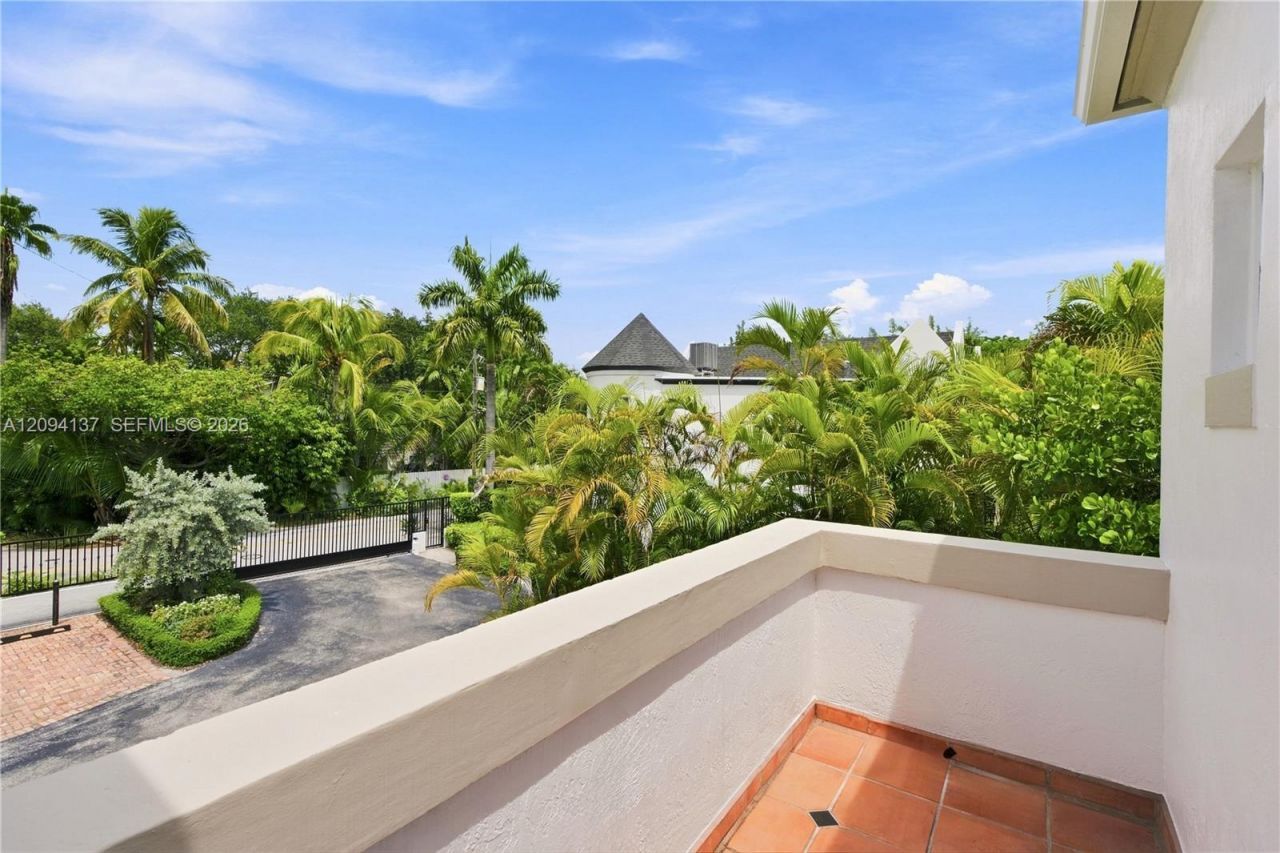 3141 Peachy St, Unit 12, Miami, FL 33133 Photo