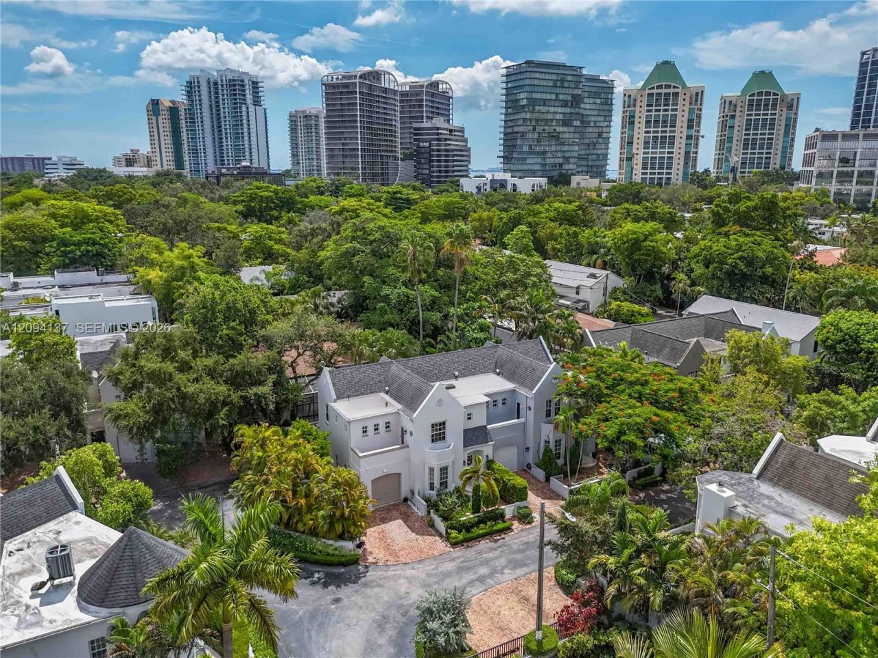 3141 Peachy St, Unit 12, Miami, FL 33133 Photo