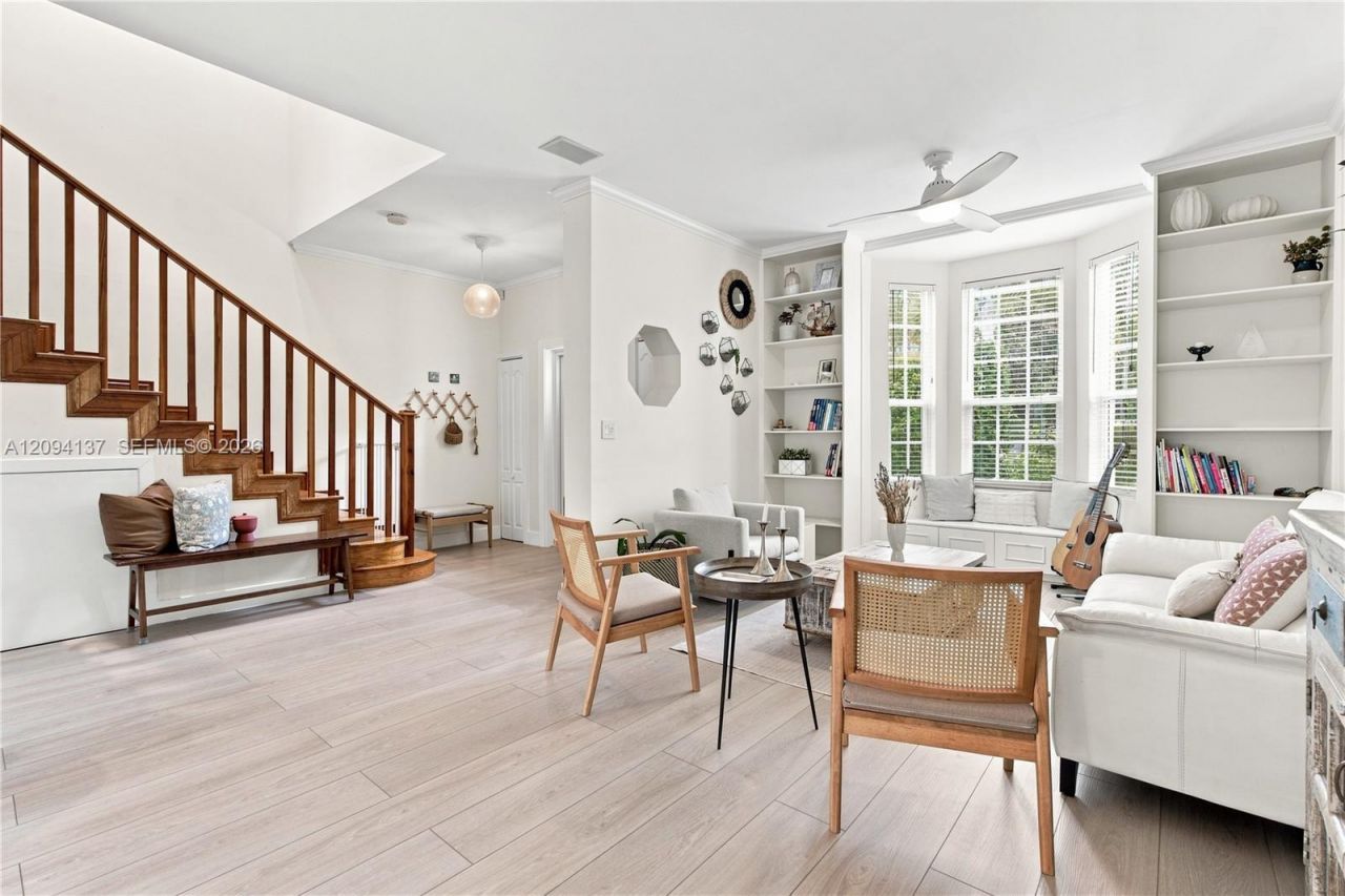 3141 Peachy St, Unit 12, Miami, FL 33133 Photo