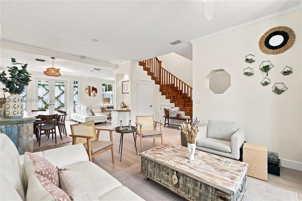 3141 Peachy St, Unit 12, Miami, FL 33133 Photo