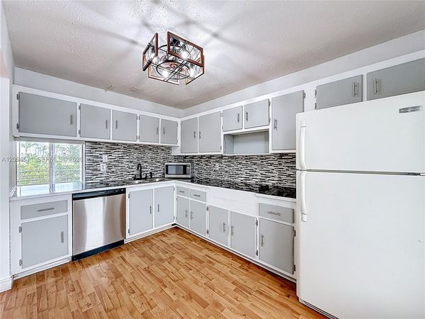 1000 NE 14th Ave , Unit 411, Hallandale Beach, FL 33009